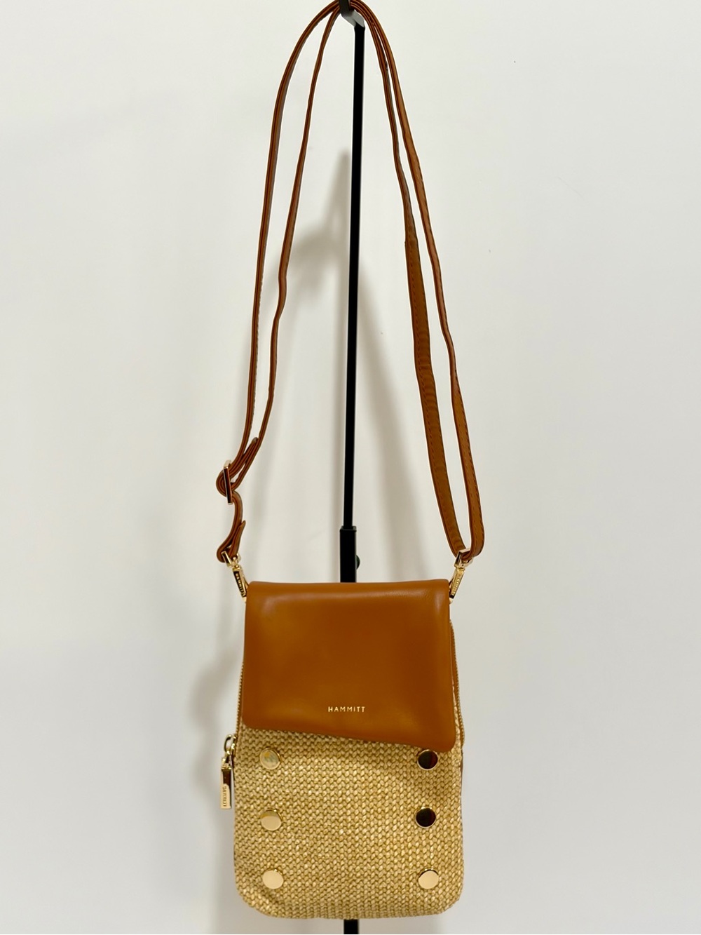 Hammitt VIP Mobile Crossbody Bag In Cocoa Raffia With Shiny Gold Hardware NWOT - Picture 3 of 15